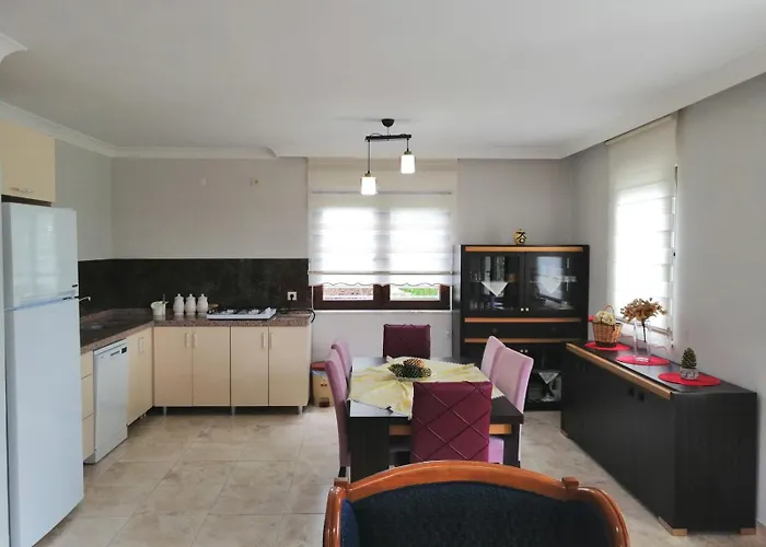 Aquamarine - Готель Трабзон